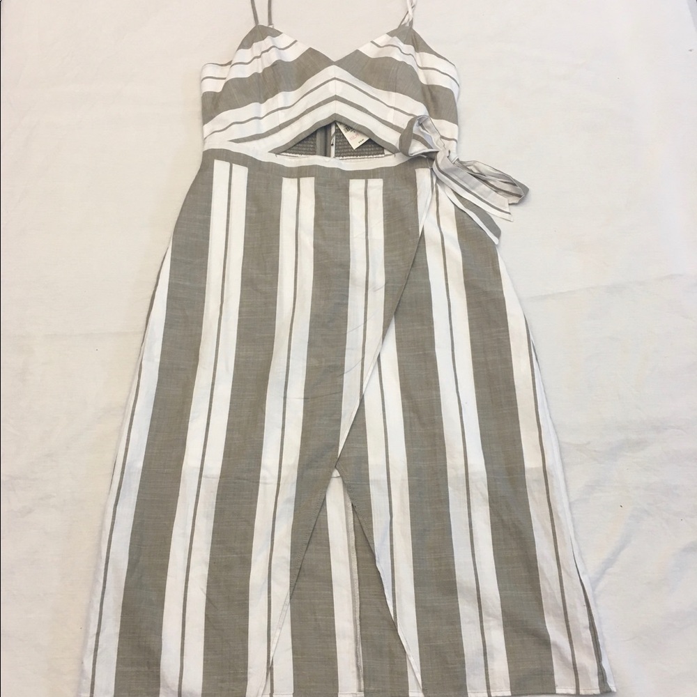 Never worn! Express dress